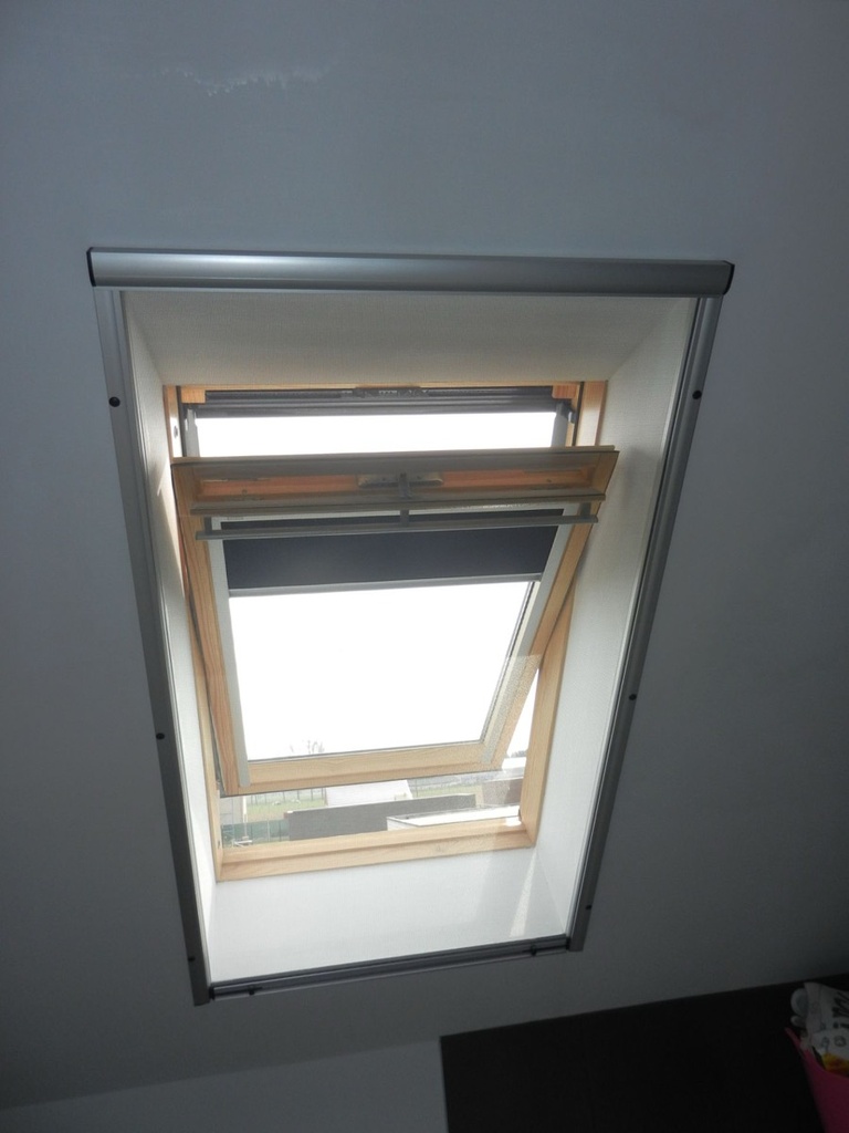 Made-to-measure roller fly screen – photo 5